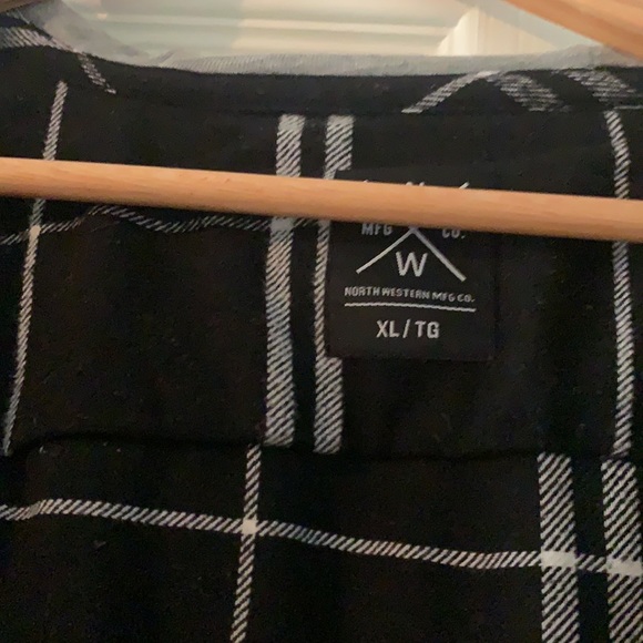 Plaid Longsleeve size XL - Picture 2 of 2